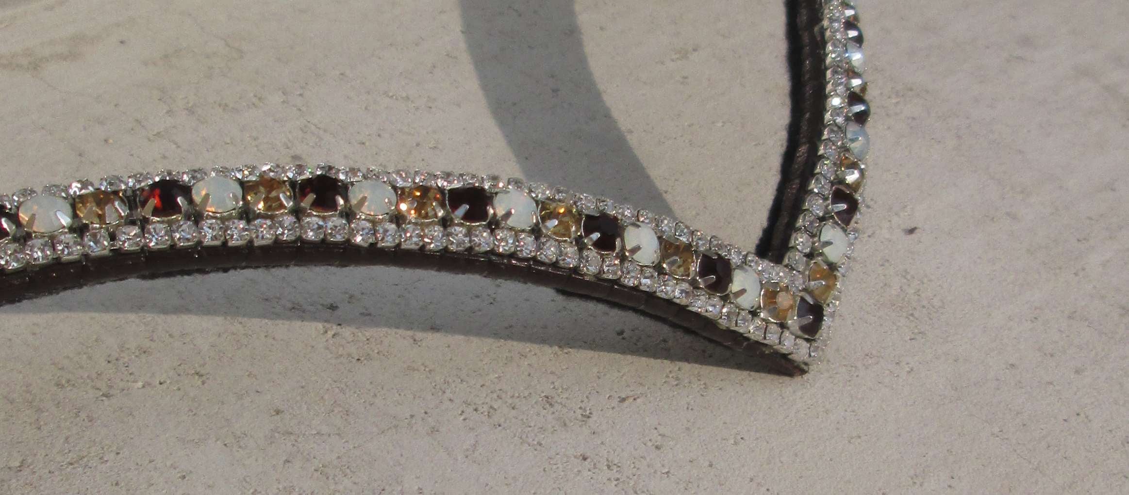 Frontal strass en V - cognac, blanc et noir