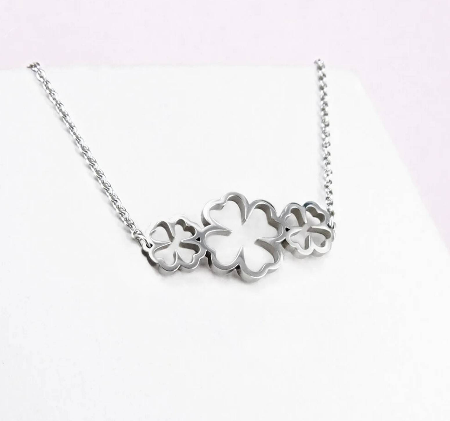 Four leaf clover necklace - Ponytail & Co
