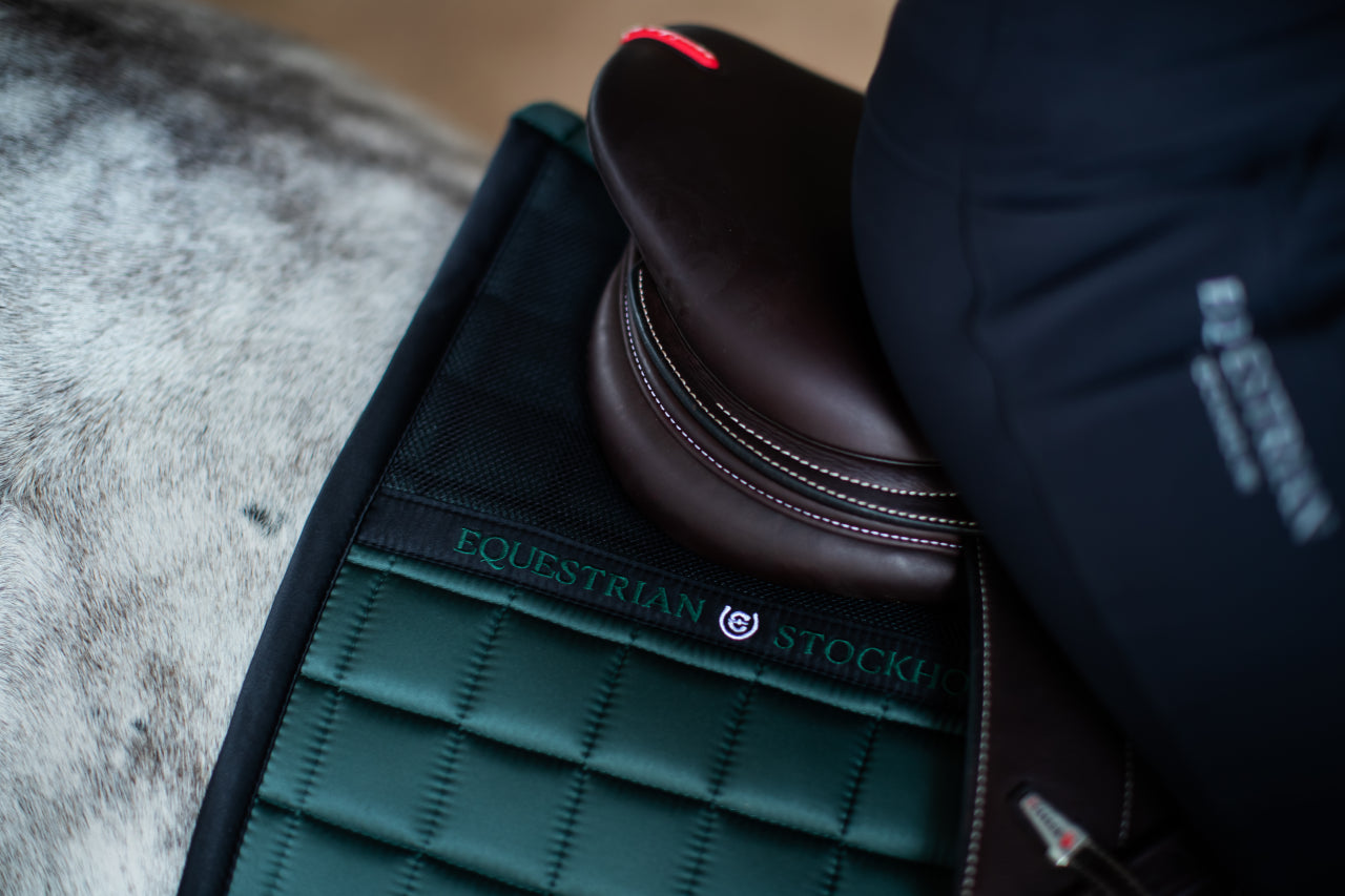 Sportive Sycamore Green saddle pad - Equestrian Stockholm