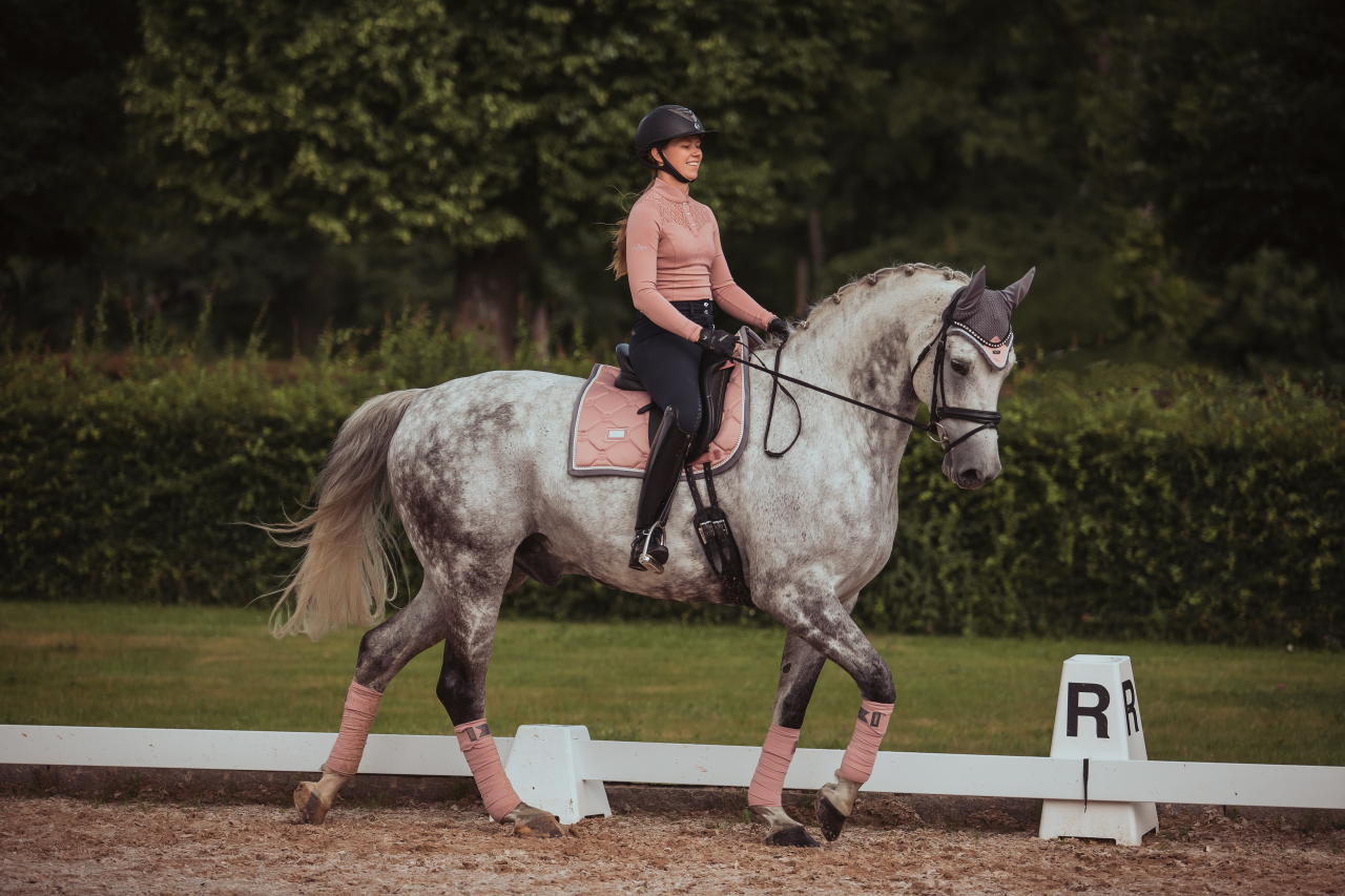 PINK PEARL saddle pad - Equestrian Stockholm