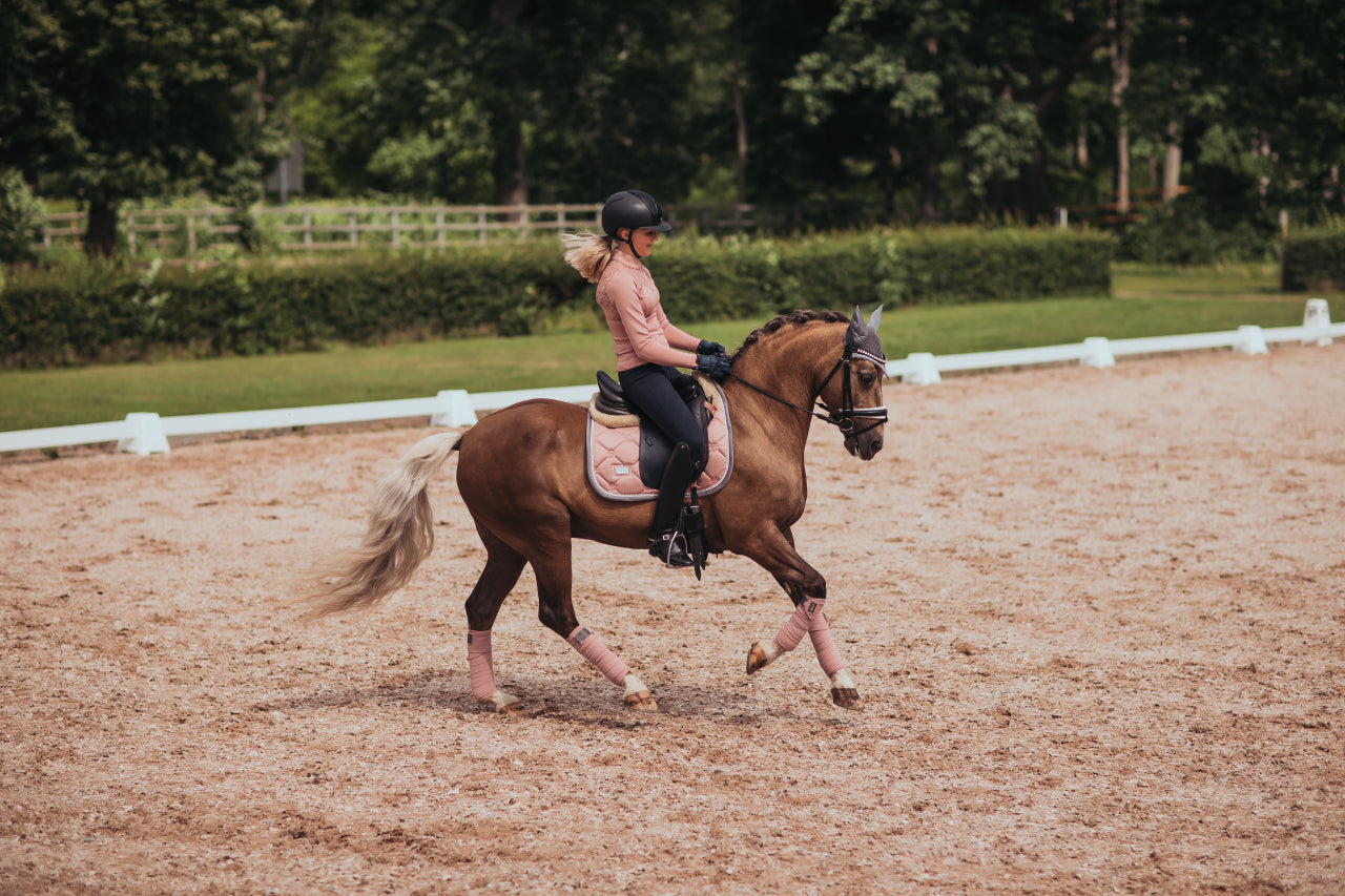 PINK PEARL saddle pad - Equestrian Stockholm