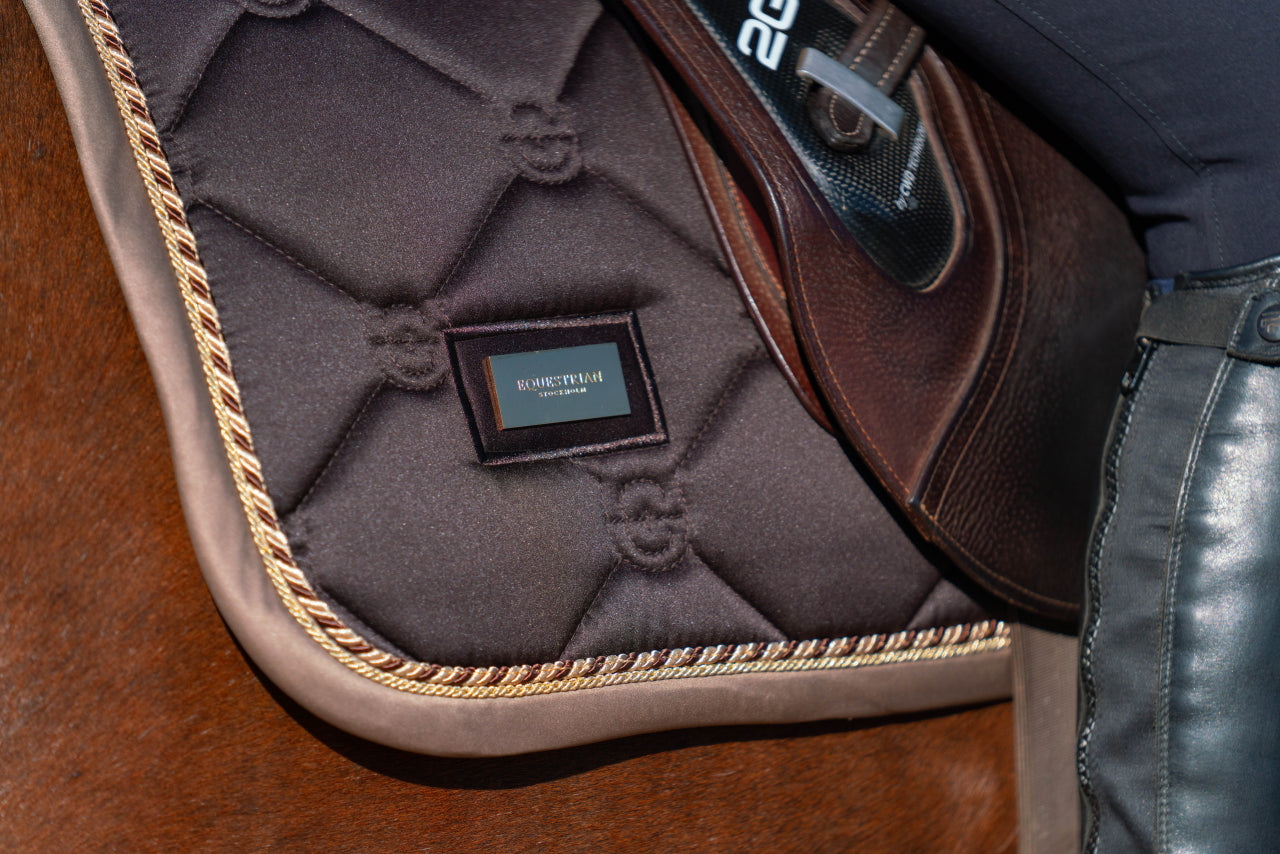 Tapis de selle GOLDEN BROWN - Equestrian Stockholm