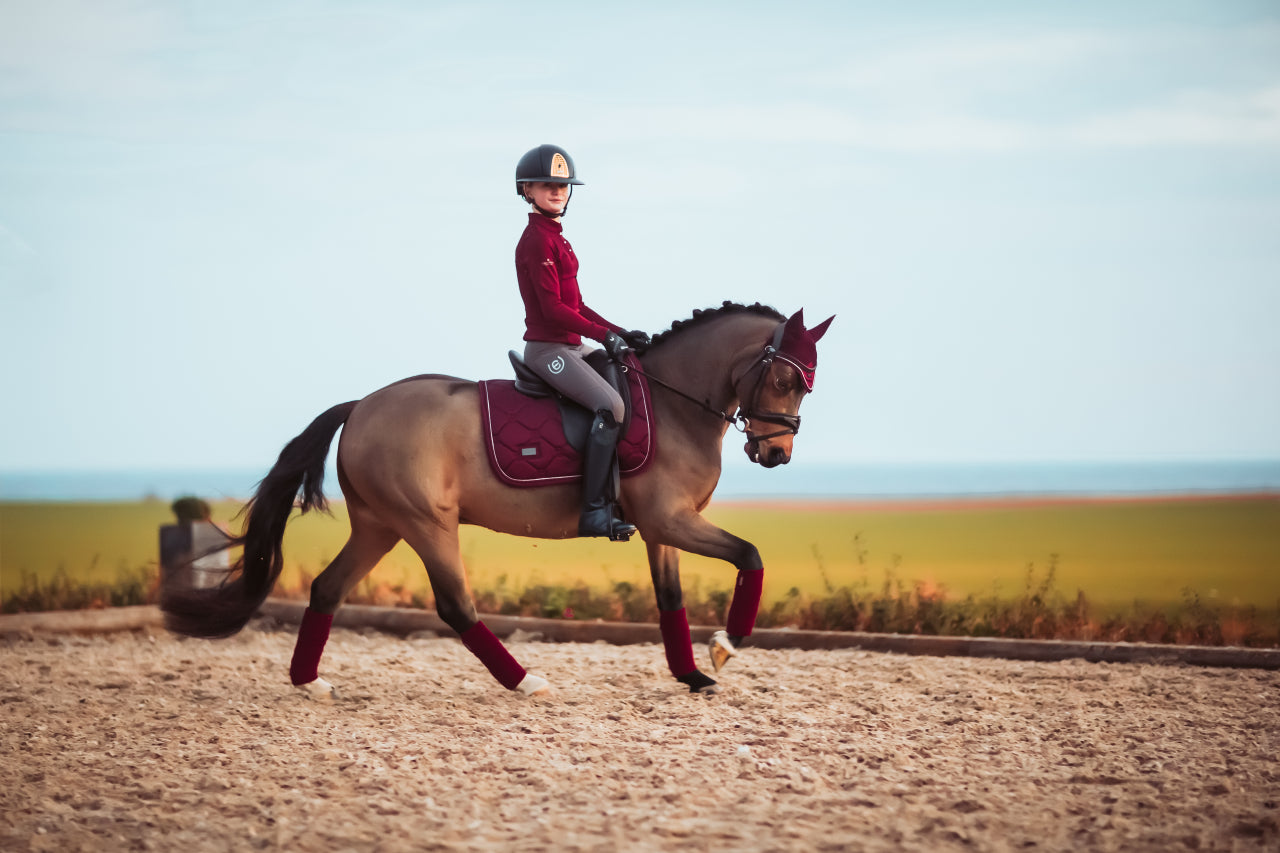 Tapis de selle Bordeaux - Equestrian Stockholm