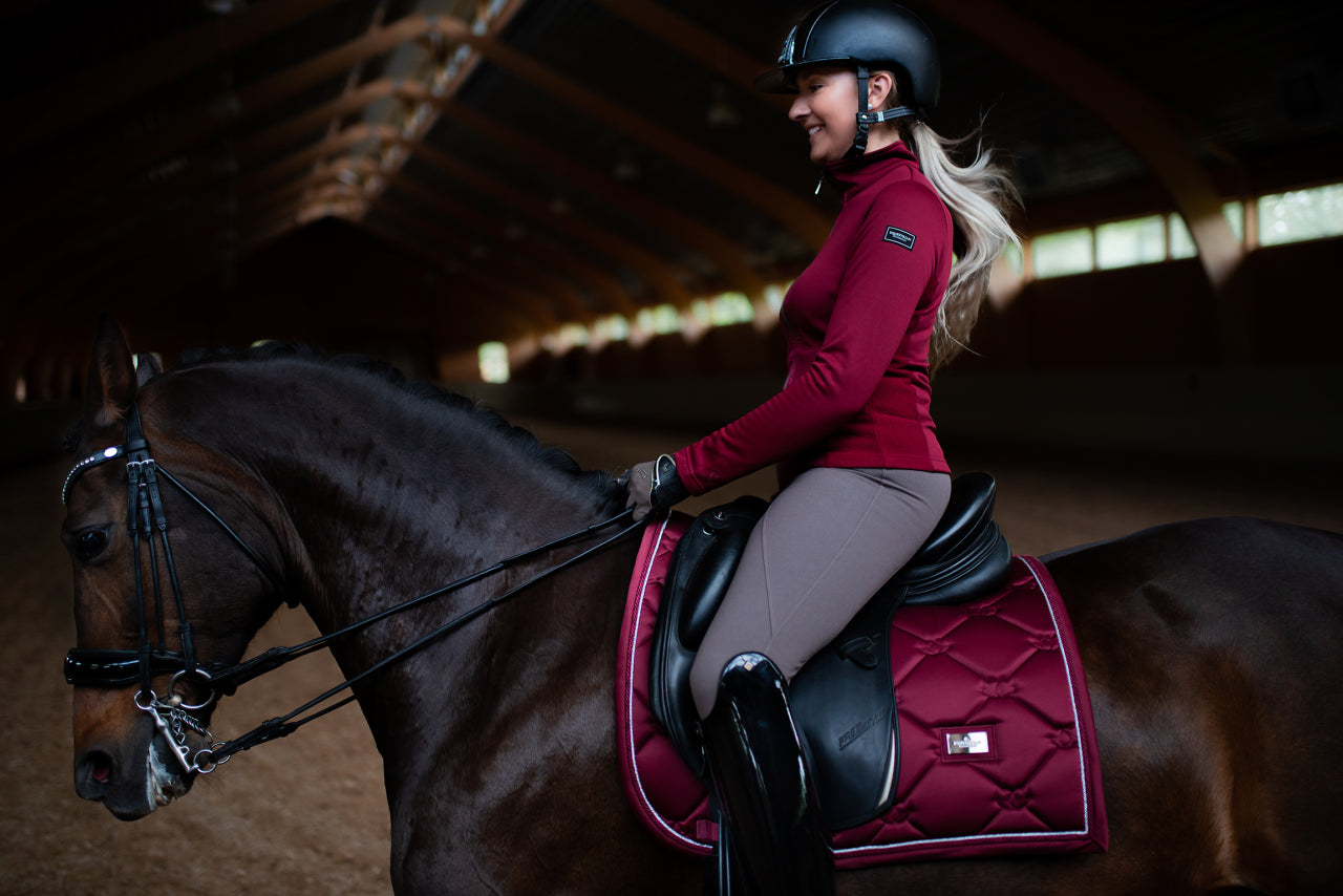 Tapis de selle Bordeaux - Equestrian Stockholm