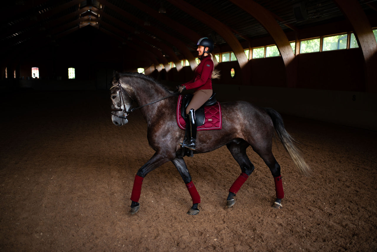Tapis de selle Bordeaux - Equestrian Stockholm