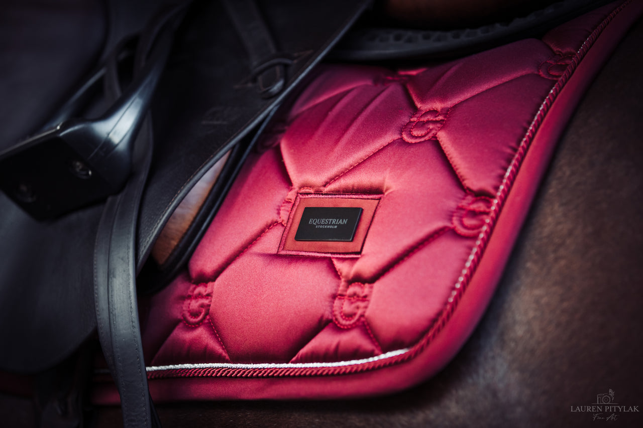 Tapis de selle Bordeaux - Equestrian Stockholm