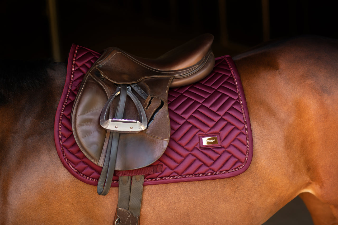 Tapis de selle Modern New Maroon - Equestrian Stockholm