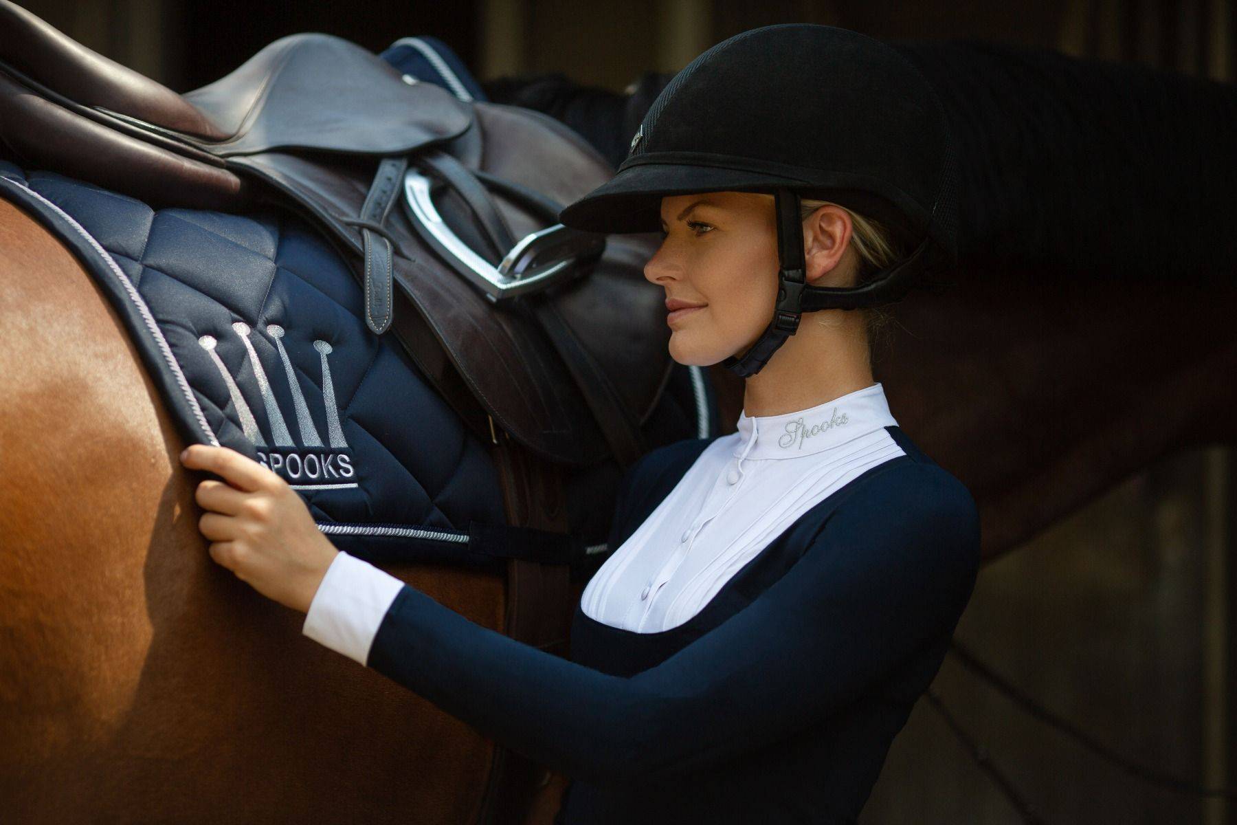 Crown Shiny Rug - Spooks