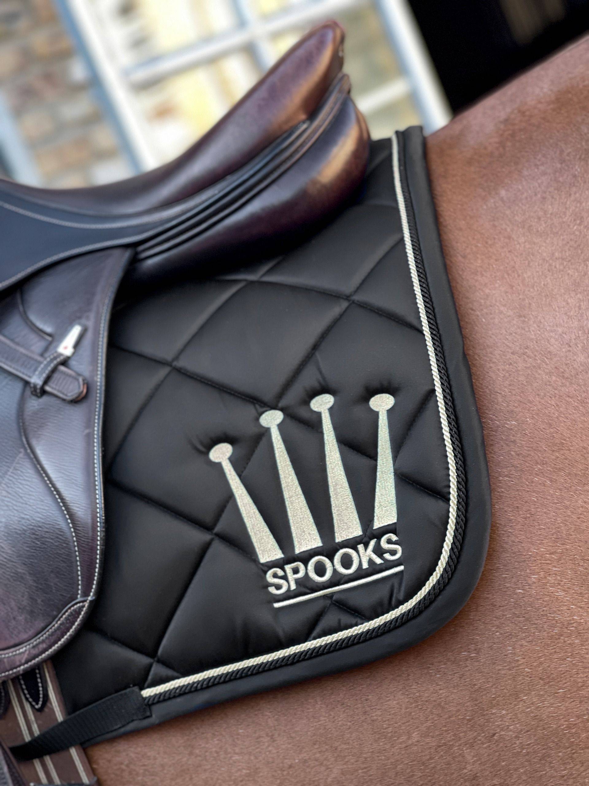 Crown Shiny Rug - Spooks