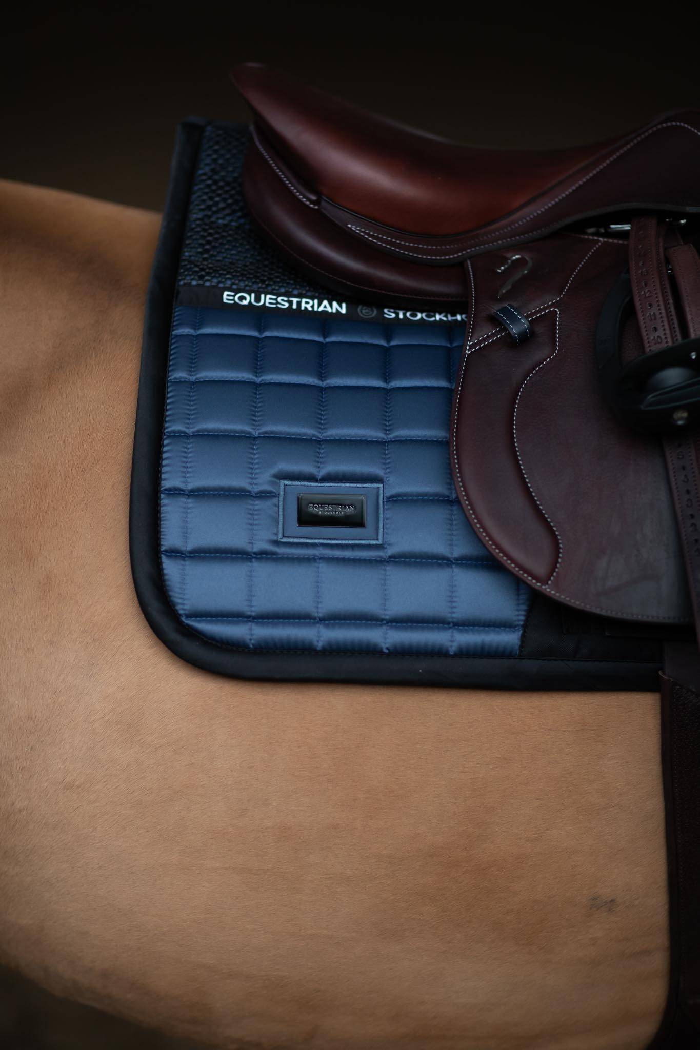 Tapis de selle Sportive Dark Venice - Equestrian Stockholm