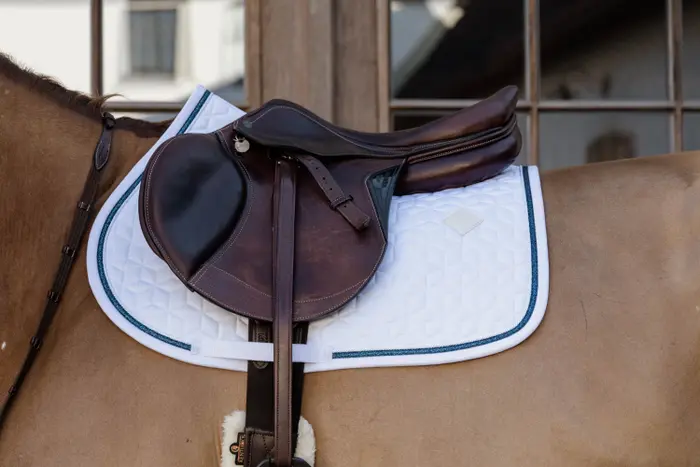 Tapis De Selle Derby Originals Anglais Trail Marine Bleu Pour Cheval