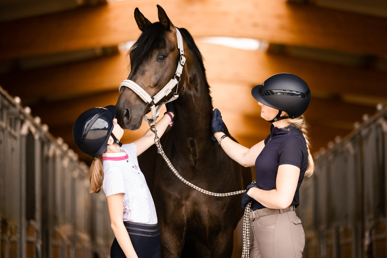 Casque Air Luxe Pure Noir mat visiere simple - Abus