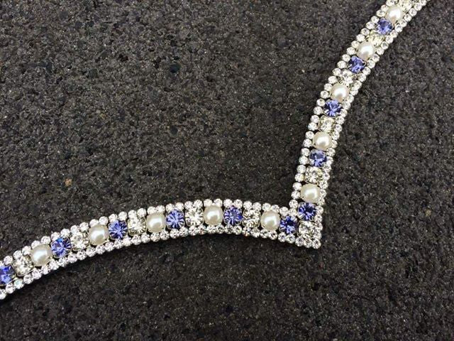 Frontal strass blancs, perles et strass bleu indigo WWF