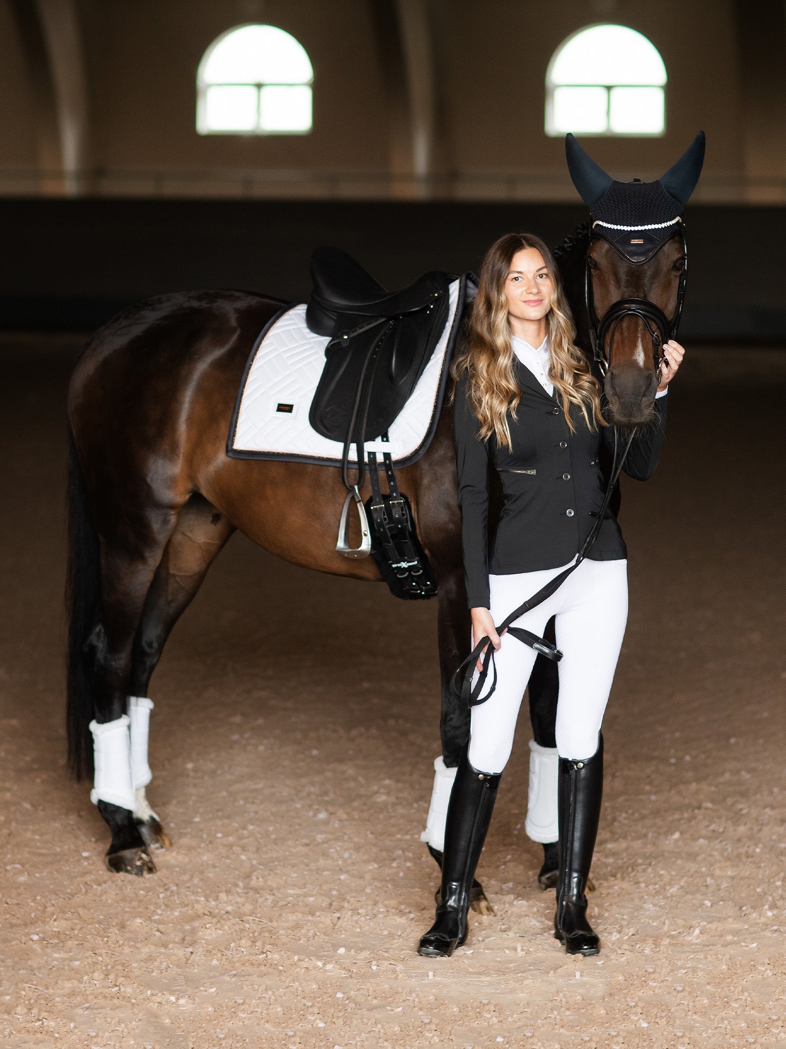 Tapis de selle Modern White Dark Ocean DRESSAGE - Equestrian Stockholm