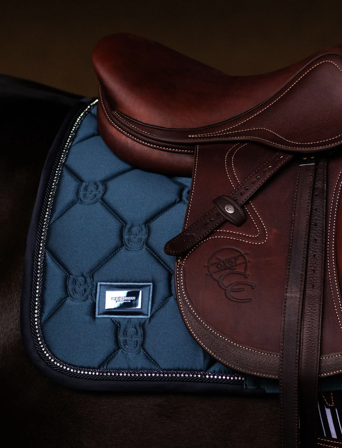 Tapis de selle Crystal Shine Blue Meadow MIXTE - EQUESTRIAN STOCKHOLM