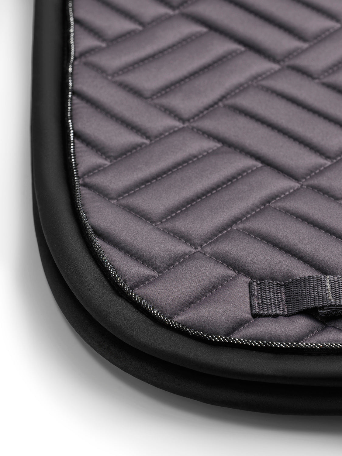 Tapis de selle Modern Dark Violet DRESSAGE - Equestrian Stockholm
