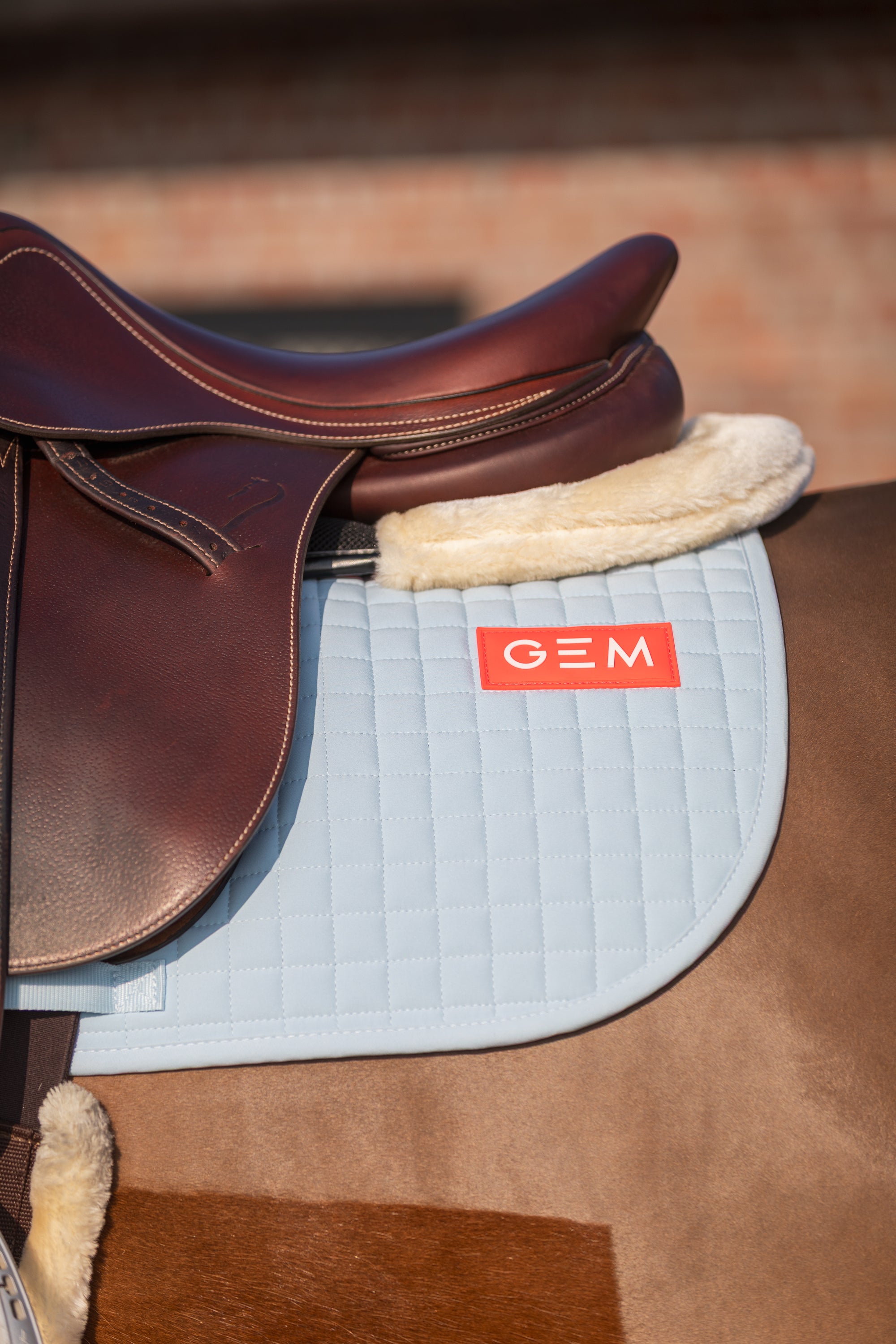 Tapis de selle Obstacle LEO Bleu ciel - GEM