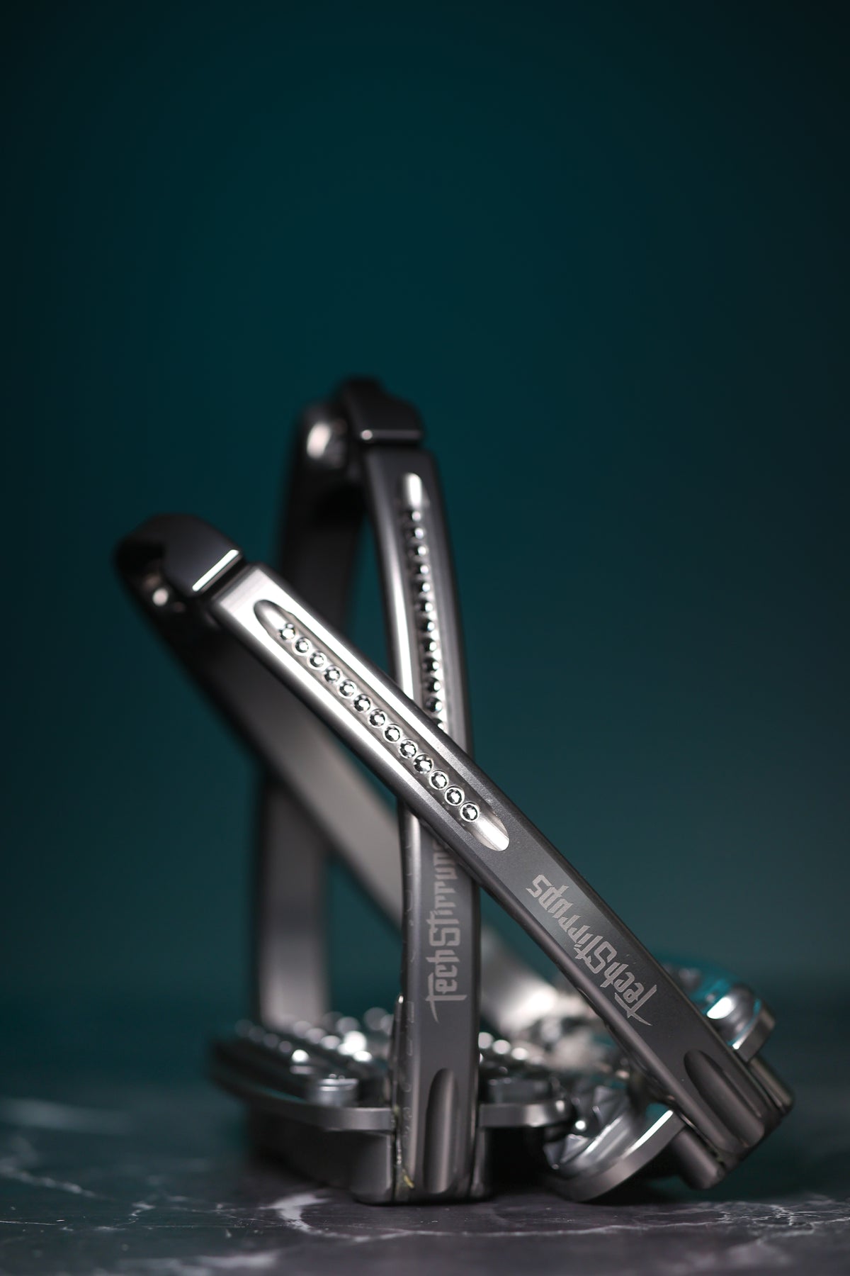 Etriers Untamed Leopard edition limitée Gris clair Swarovski - Tech Stirrup
