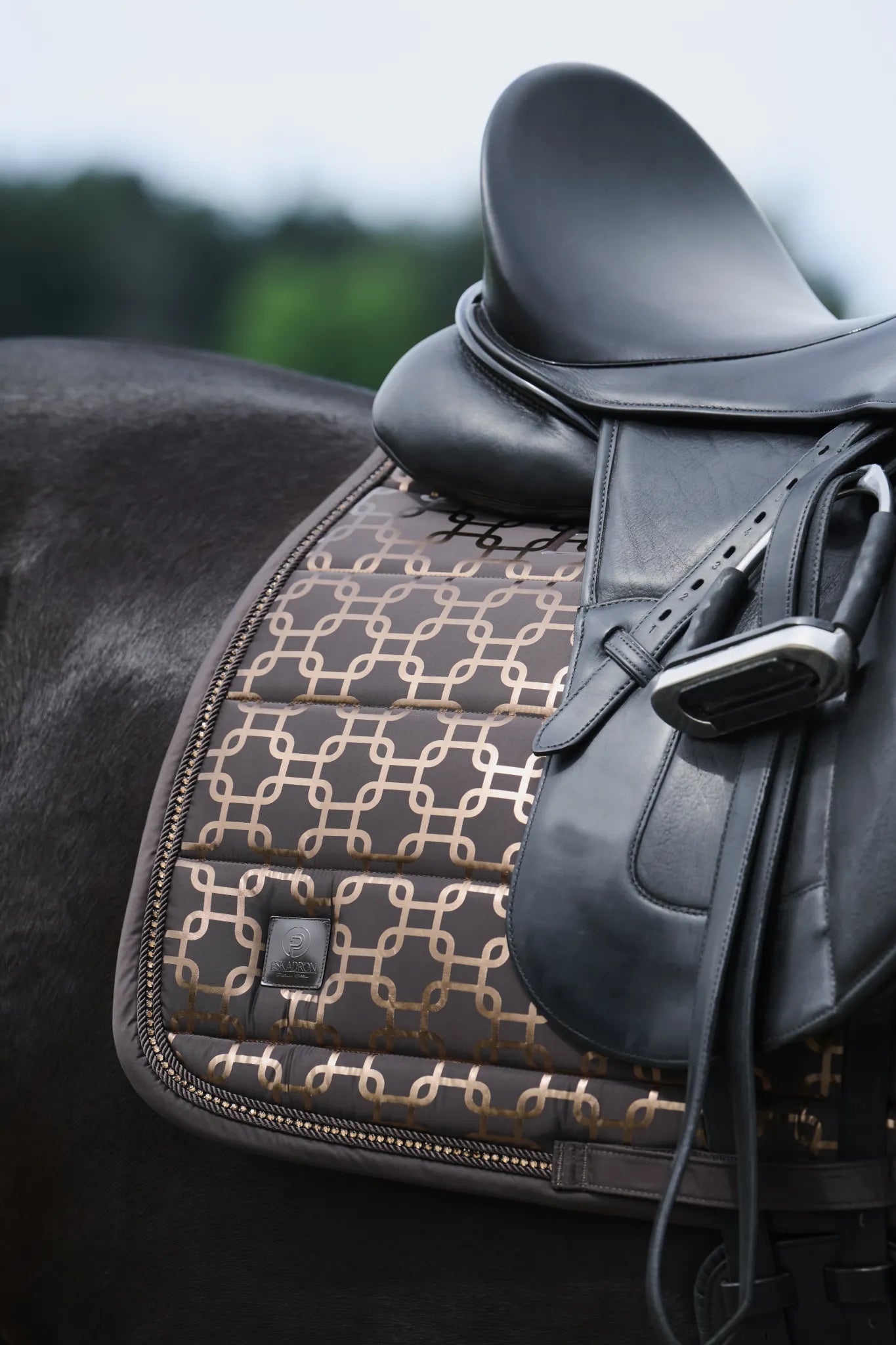 Glossy Chain Crystal PLATINUM 2024 saddle pad - Eskadron