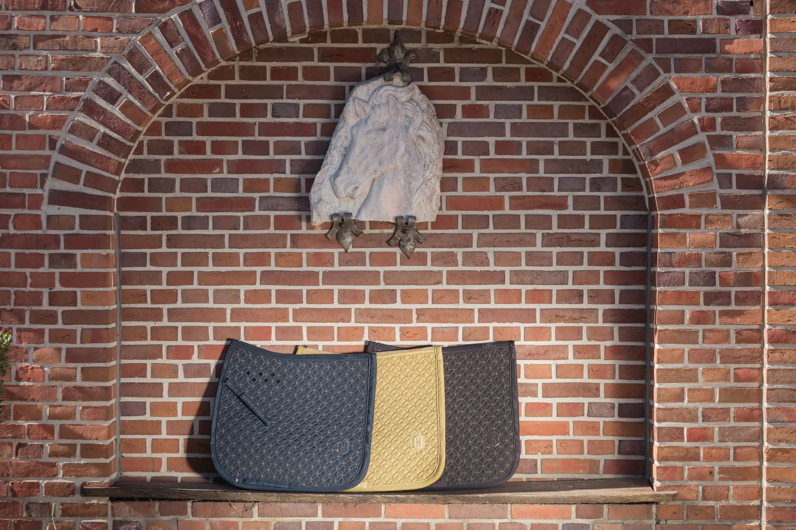 Tapis de selle HIGHGLOSS CONTRAST Mixte Heritage 2025 - Eskadron