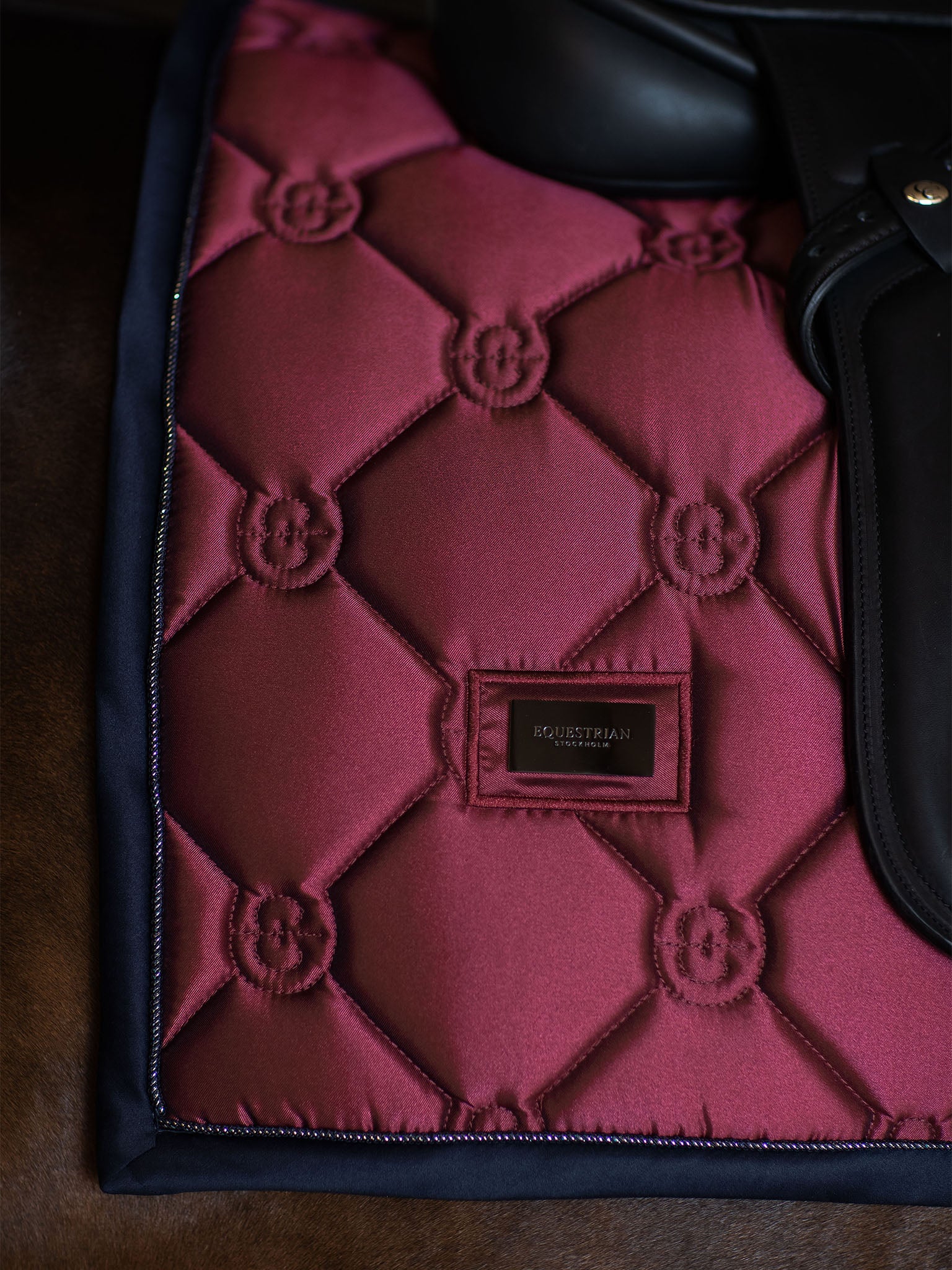 Tapis de selle Twill Luxe DRESSAGE - Equestrian Stockholm