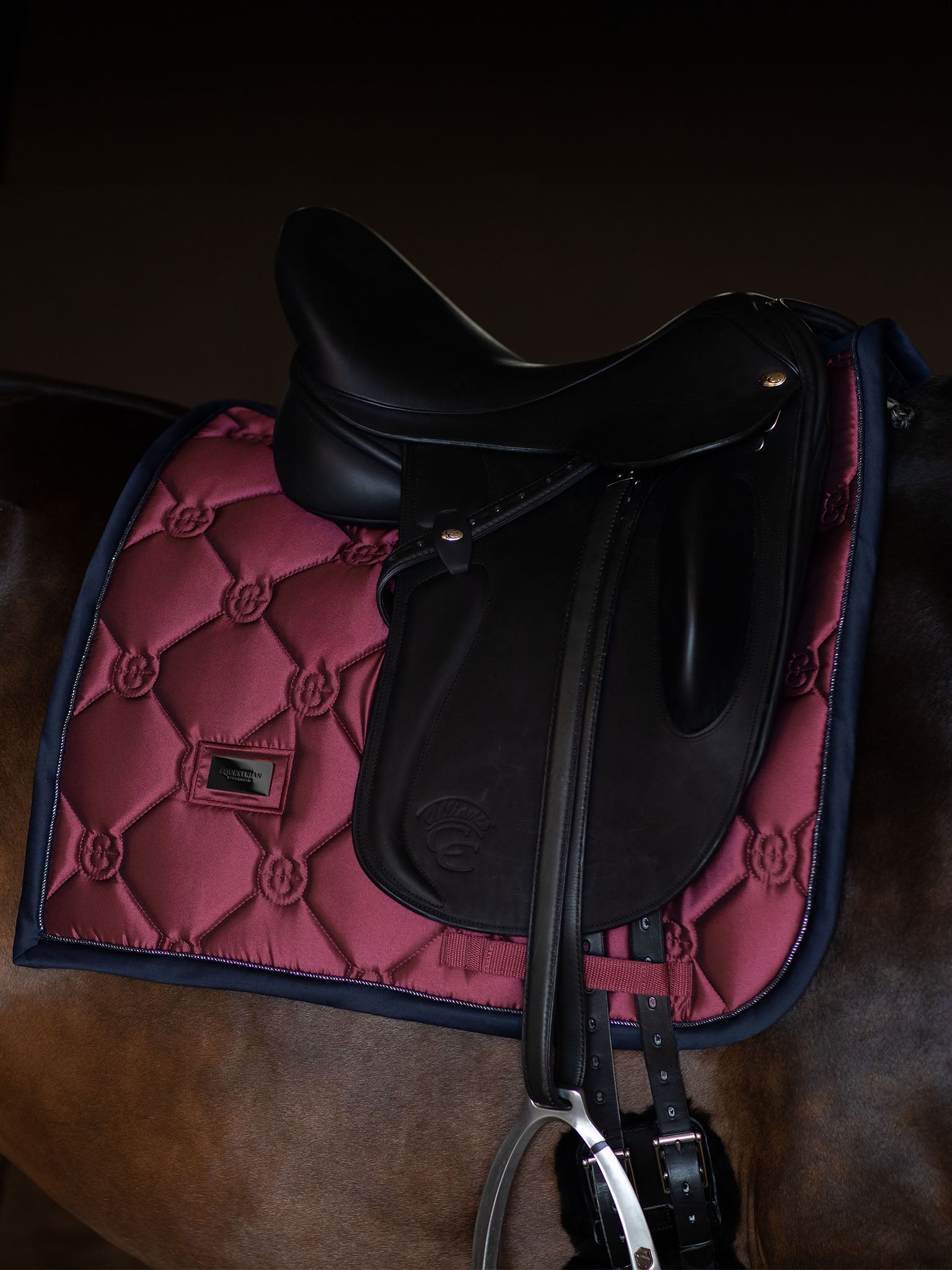 Tapis de selle Twill Luxe DRESSAGE - Equestrian Stockholm