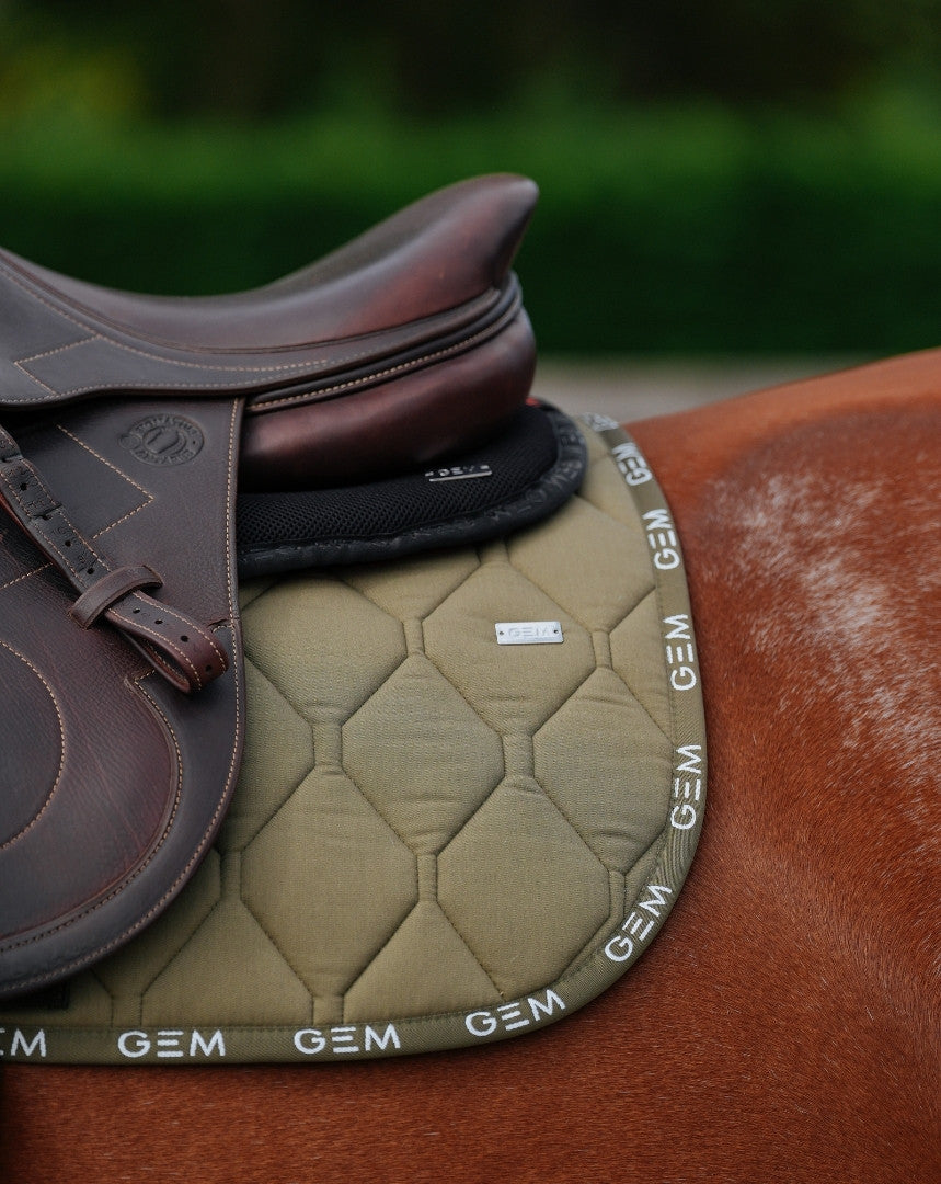 Tapis de selle LOVE Obstacle Kaki - GEM