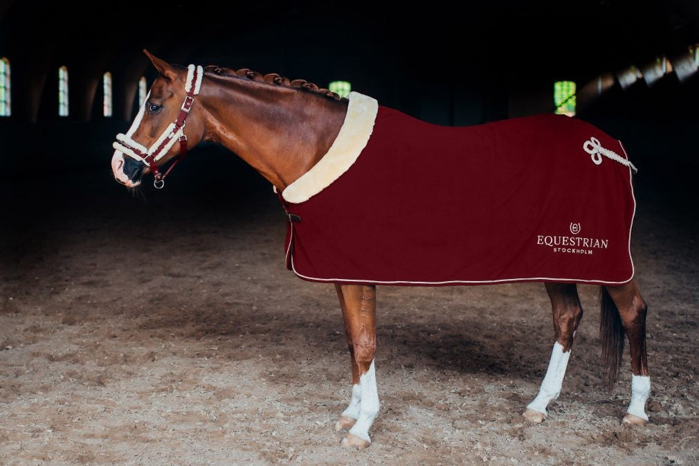 Burgundy Sheepskin Collar Fleece Blanket - Equestrian Stockholm