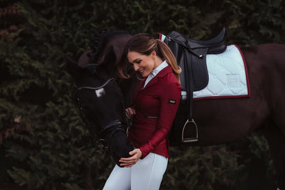 Tapis de selle WHITE PERFECTION BORDEAUX - Equestrian Stockholm