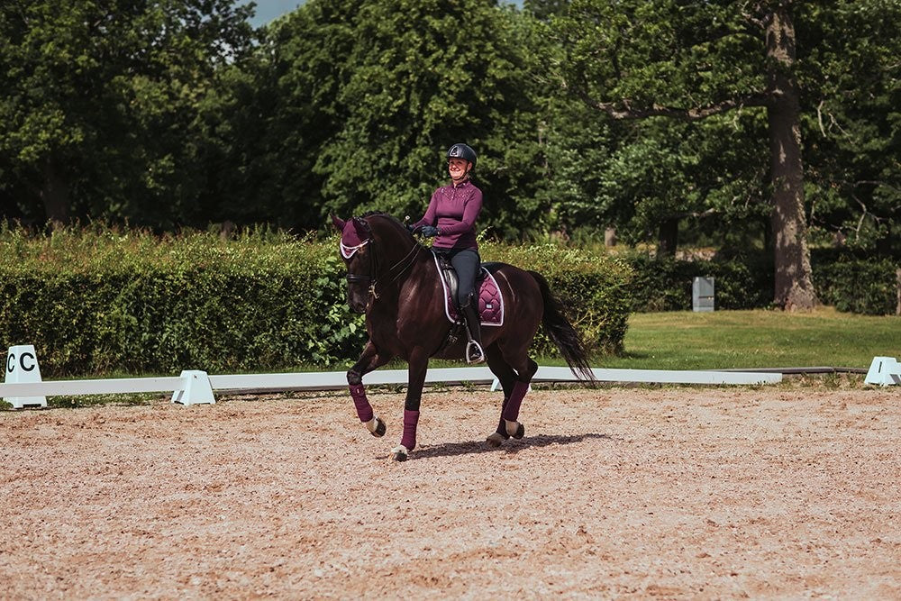 Purple White Edge saddle pad - Equestrian Stockholm