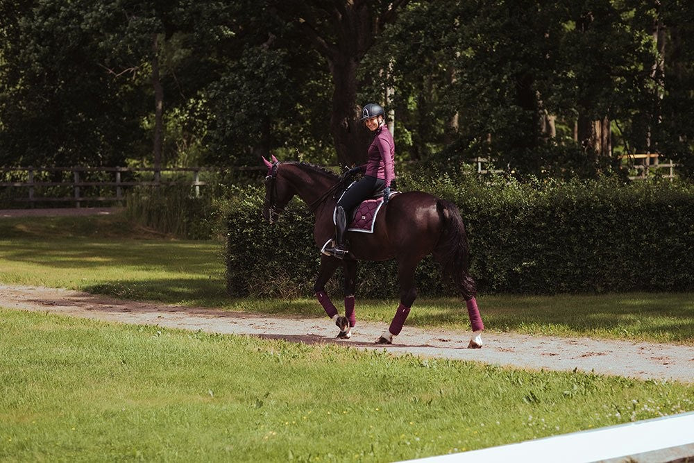 Purple White Edge saddle pad - Equestrian Stockholm
