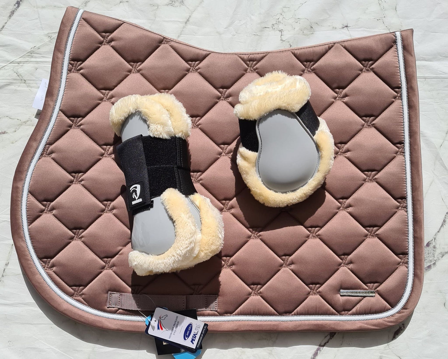 Venus Brown Lamicell Rug and Horka Lined Protectors