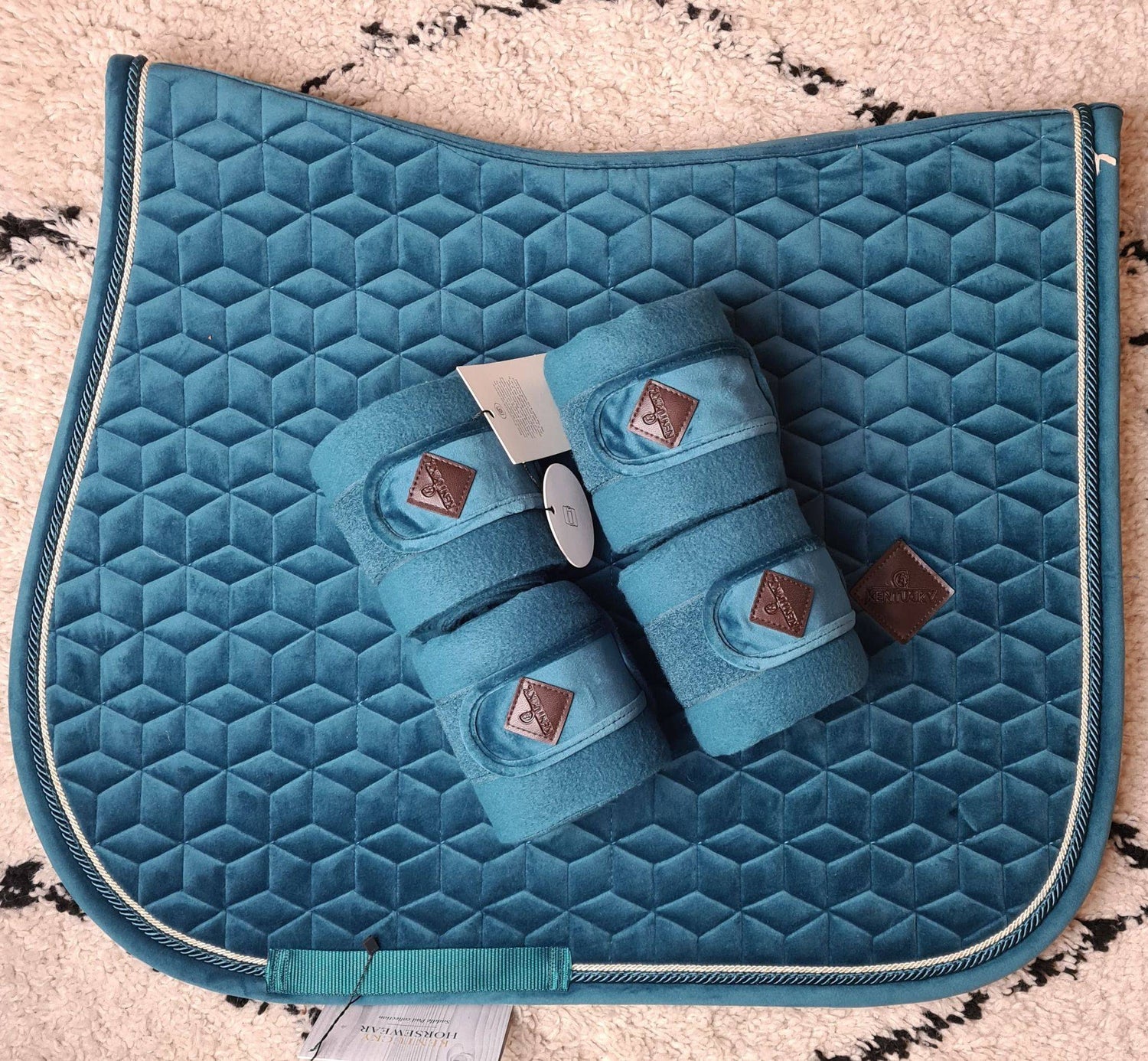 Tapis MIXTE Velvet et bandes Kentucky - EMERAUDE