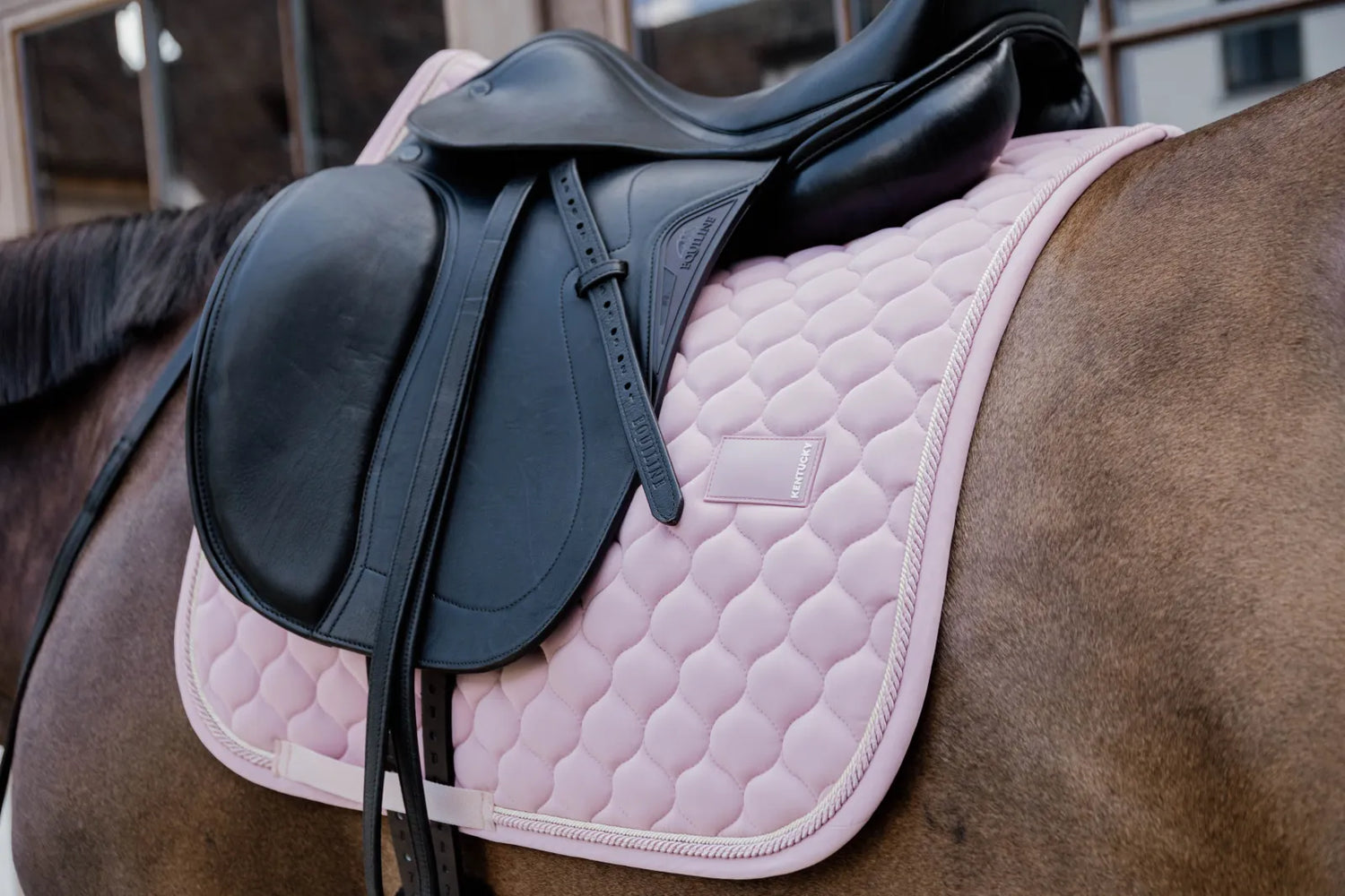 Tapis de selle Onion Quilt Rubber Logo DRESSAGE - Kentucky