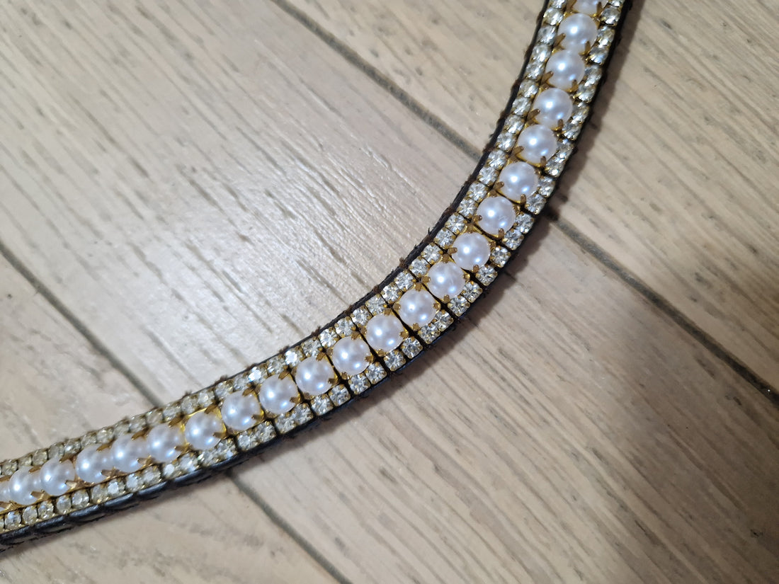 Frontal en perles et strass blancs