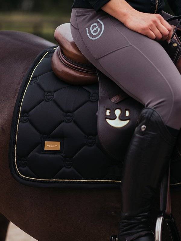 Tapis de selle Black Edition Gold MIXTE - Equestrian Stockholm