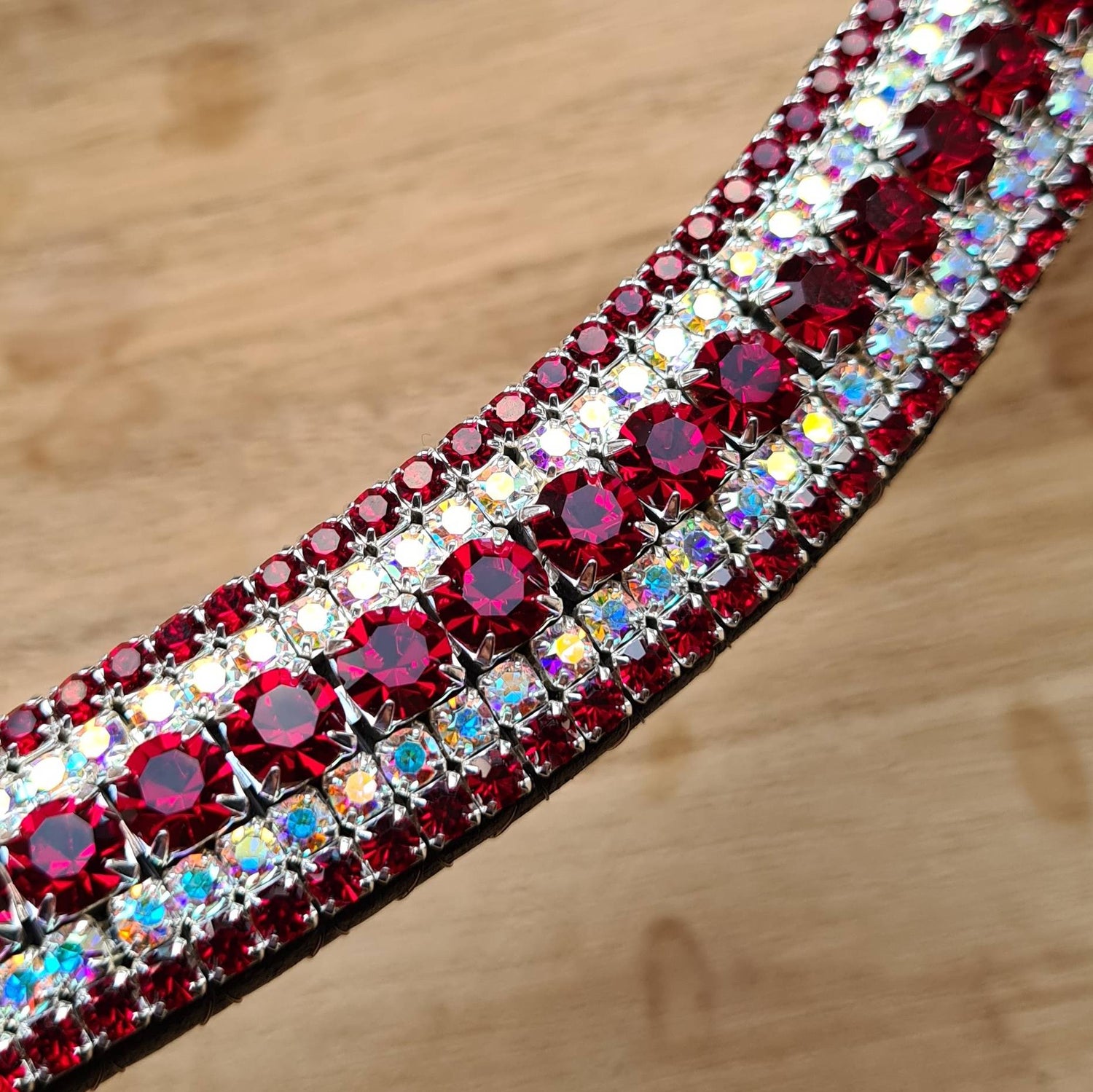 Frontal strass blanc à reflets et bordeaux