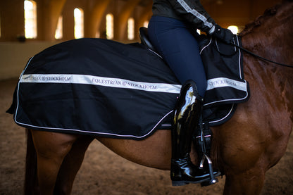 Luminous Black Rein Cover - Equestrian Stockholm