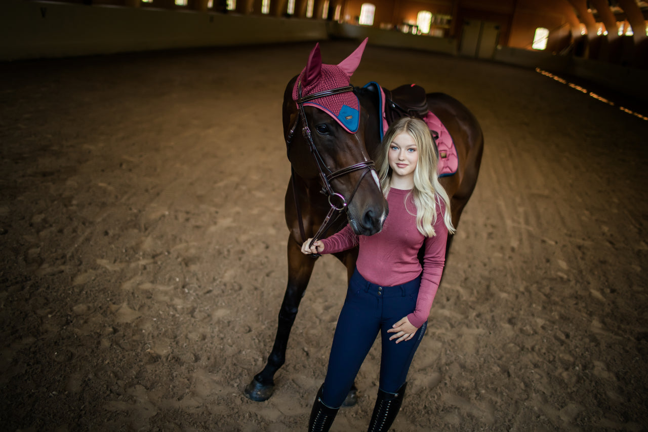 Round neck sweater Knitted Timeless Rose - Equestrian Stockholm