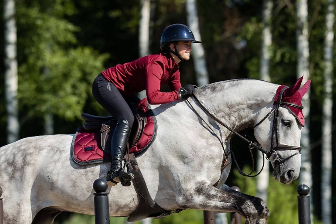 Tapis de selle Dark Bordeaux - Equestrian Stockholm