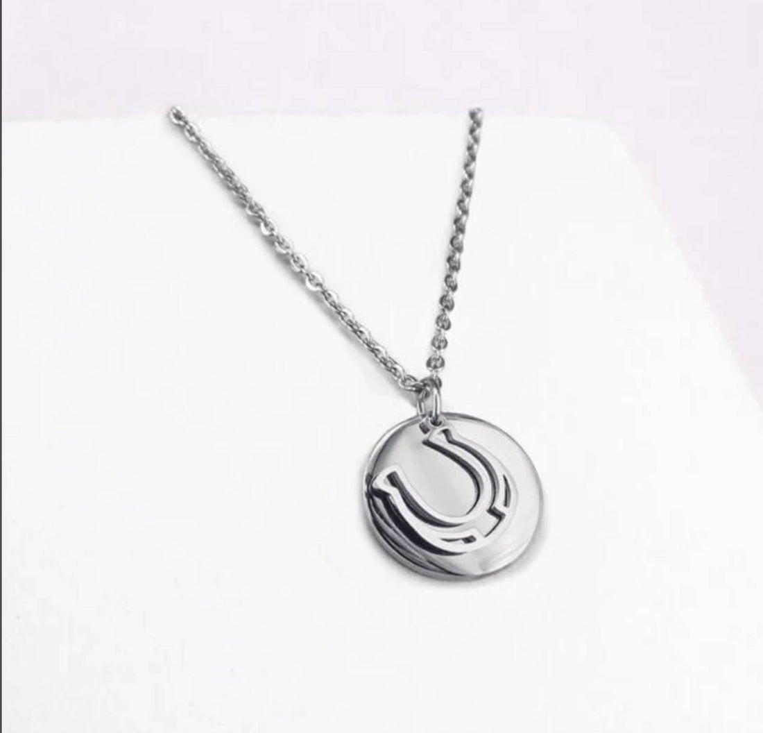 Horseshoe pendant - Ponytail &amp;amp; Co