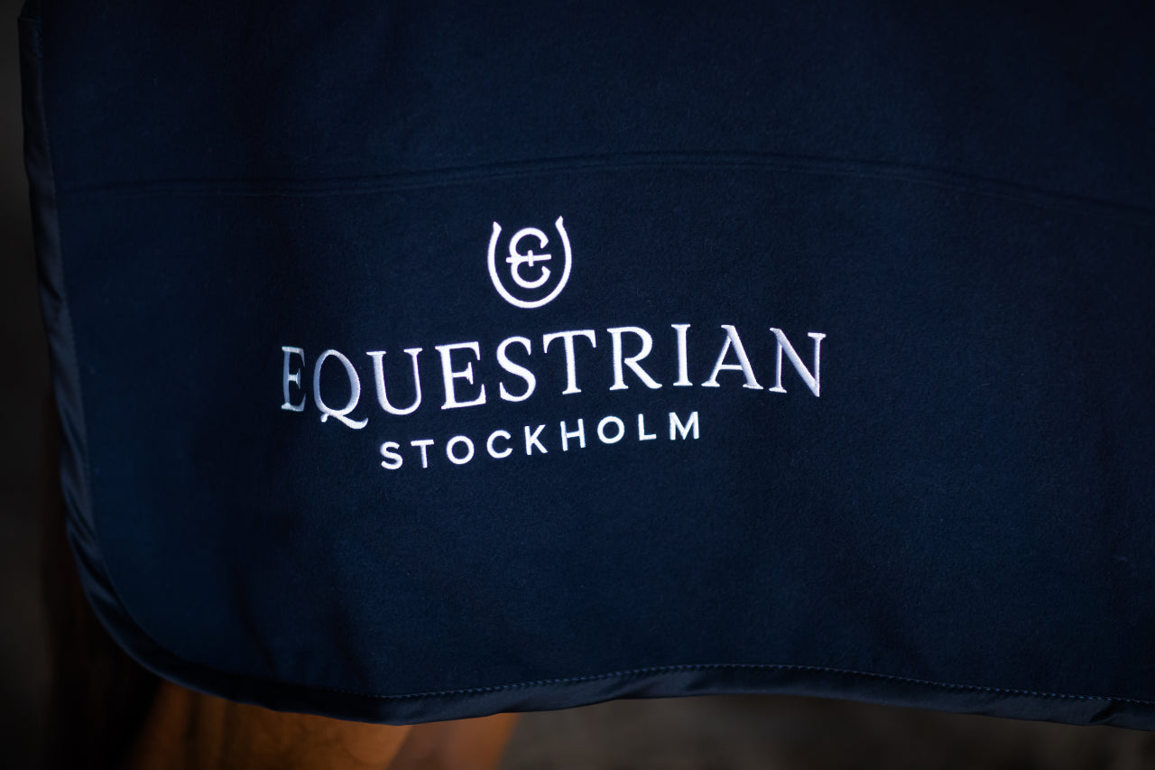 Couverture en laine Modern Tech Navy - Equestrian Stockholm