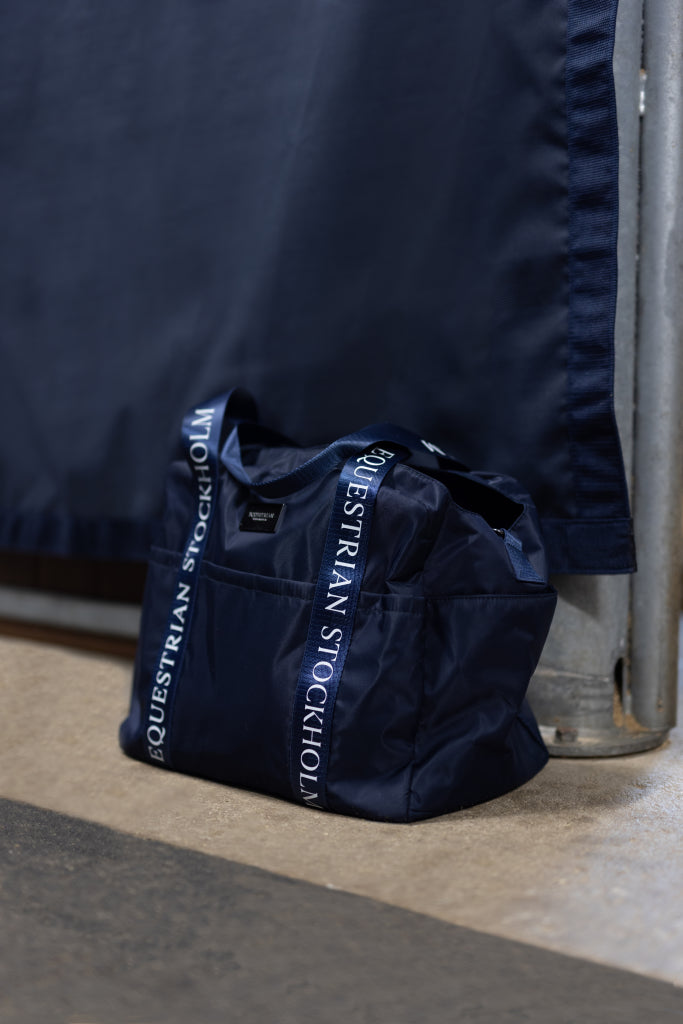 Multi-use Grooming Bag Performance Navy - Equestrian Stockholm