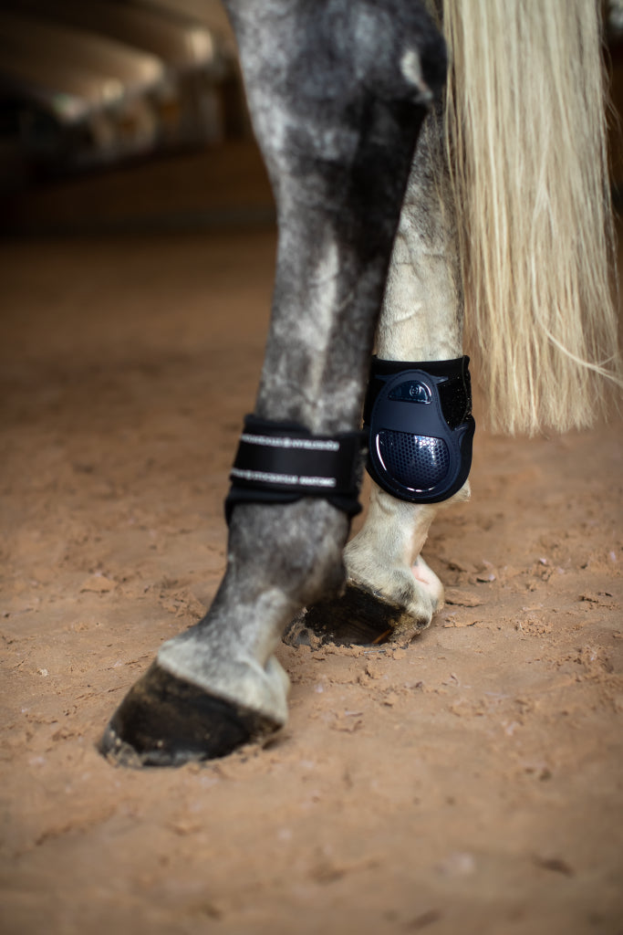 Anatomic Fetlock Modern Tech Navy fetlock guards - Equestrian Stockholm