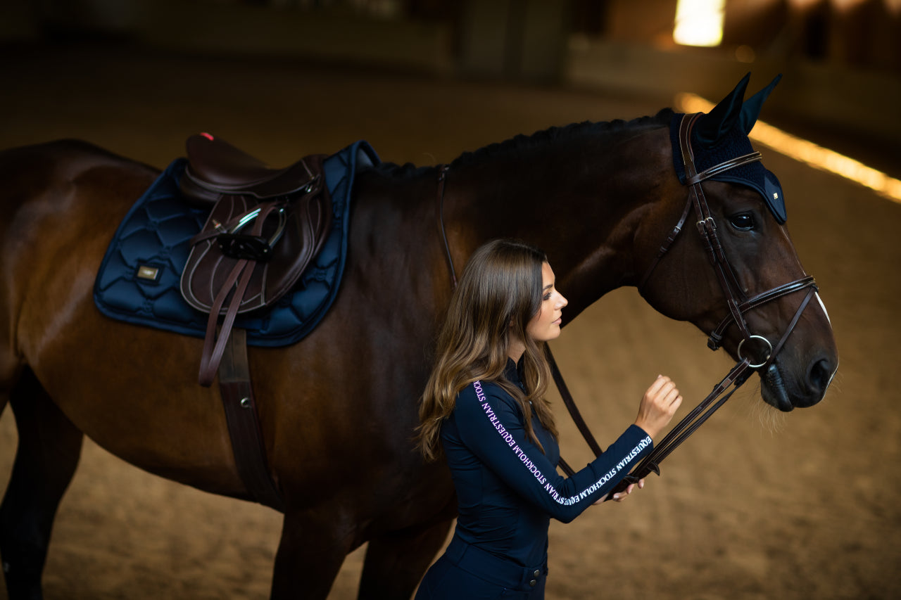 Tapis de selle Classic Modern Tech Navy - Equestrian Stockholm