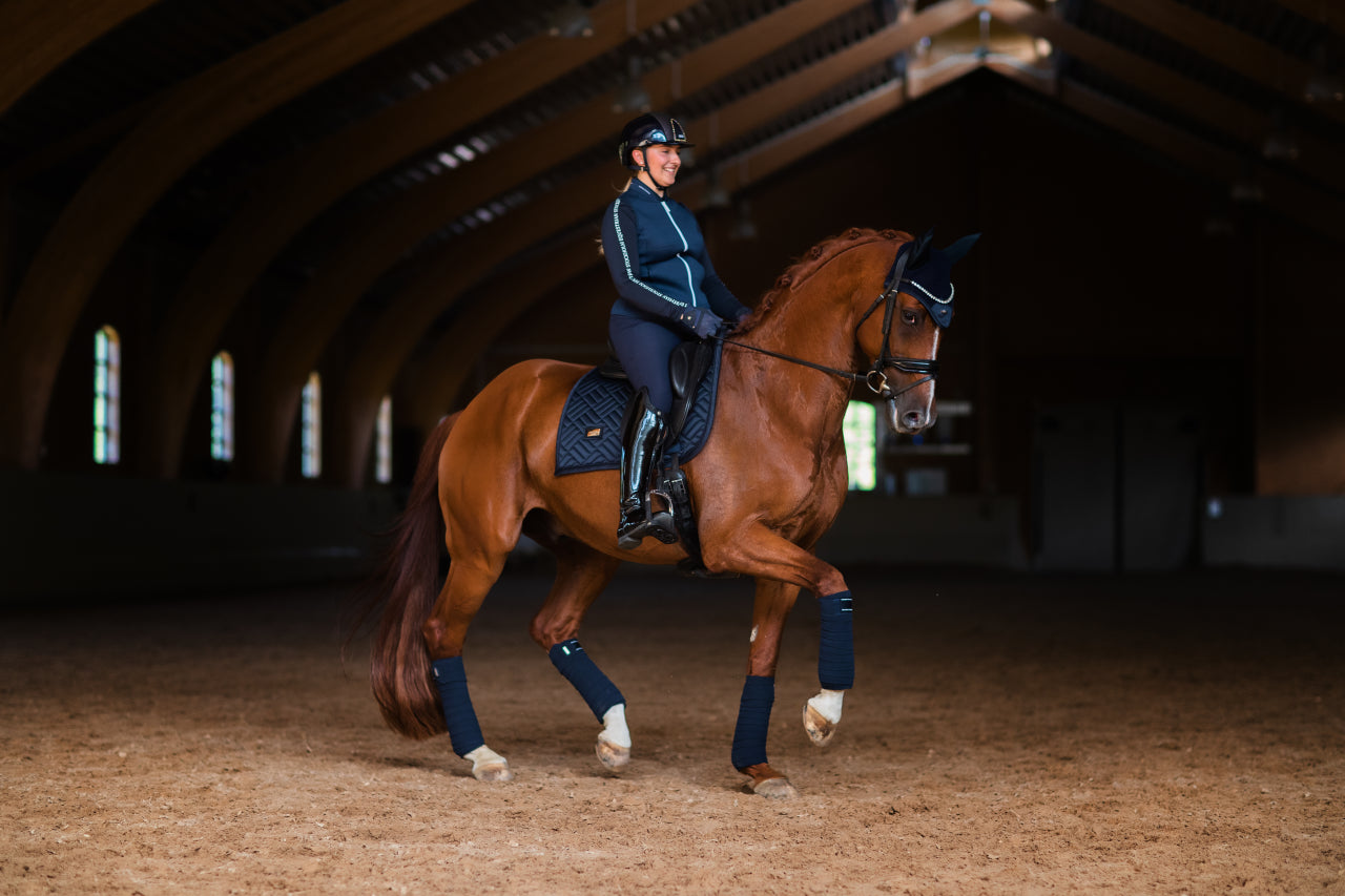 Tapis de selle Modern Tech Navy - Equestrian Stockholm