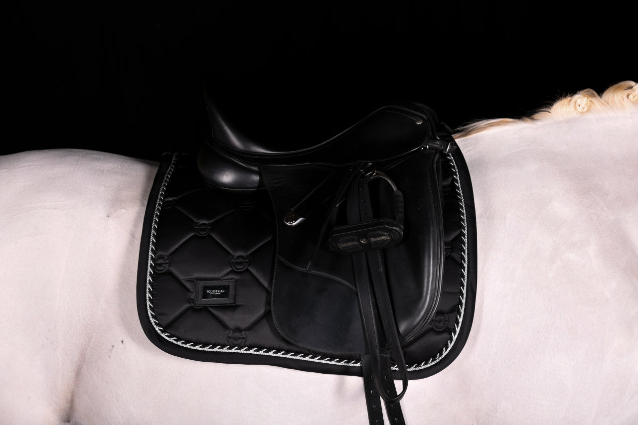 Tapis de selle Black Edition - Equestrian Stockholm