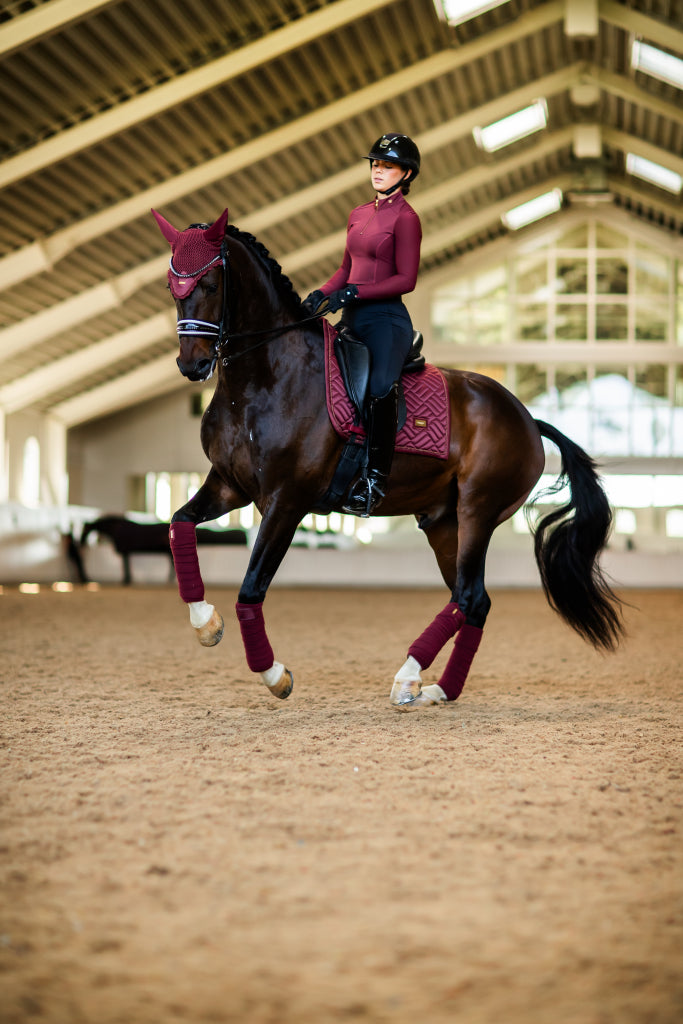 Modern New Maroon saddle pad - Equestrian Stockholm