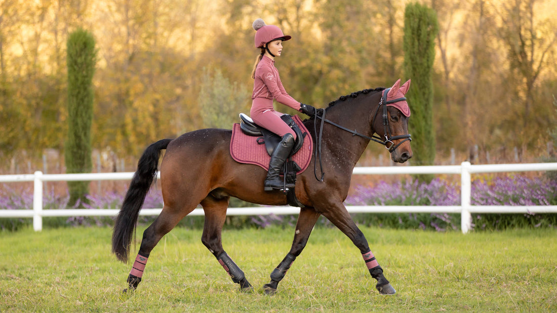 Suede Square Orchid saddle pad - LEMIEUX