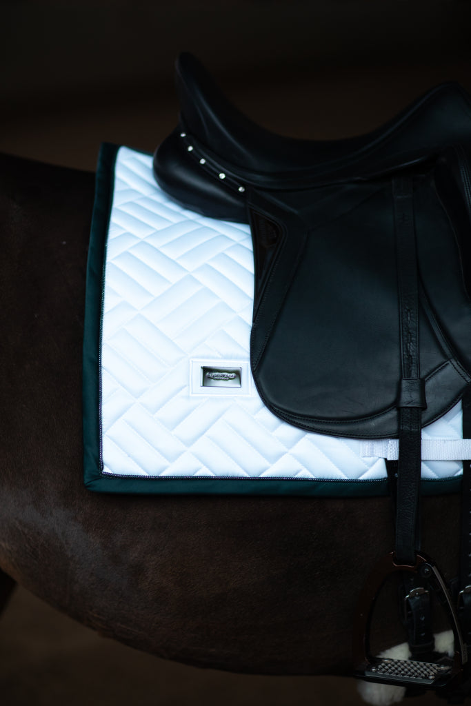 Modern White Dramatic Monday saddle pad - Equestrian Stockholm